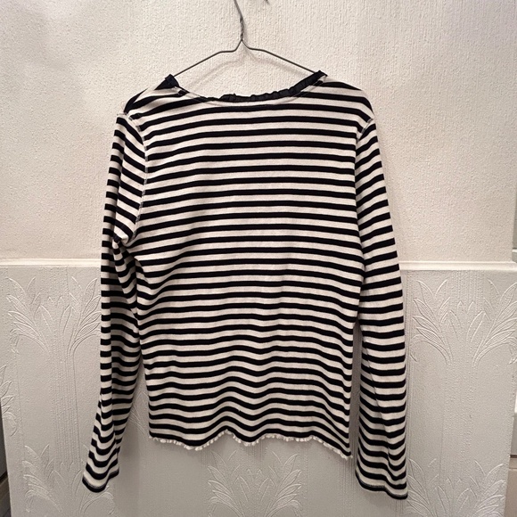 ✨ 2/$30 ✨ Navy & White Striped Tommy Hilfiger Top with Ruffle trim in size L - Picture 8 of 8
